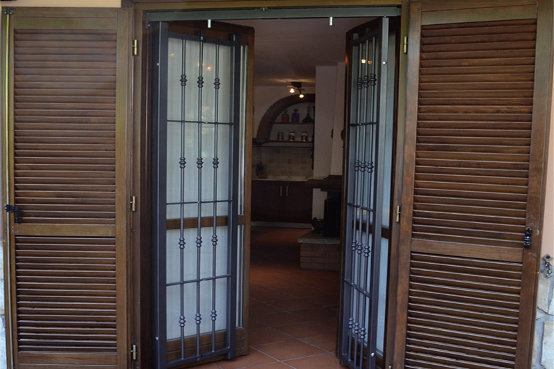 Grate A Scomparsa Rovellasca Grate Di Sicurezza Casa Sicura